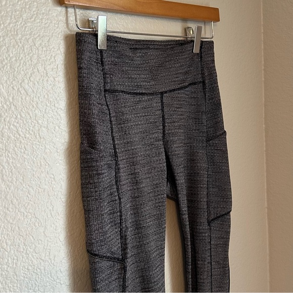 Lululemon Speed Up Tight 28" Luon Variegated Knit Black Heathered Black, Size 6 - Picture 3 of 15